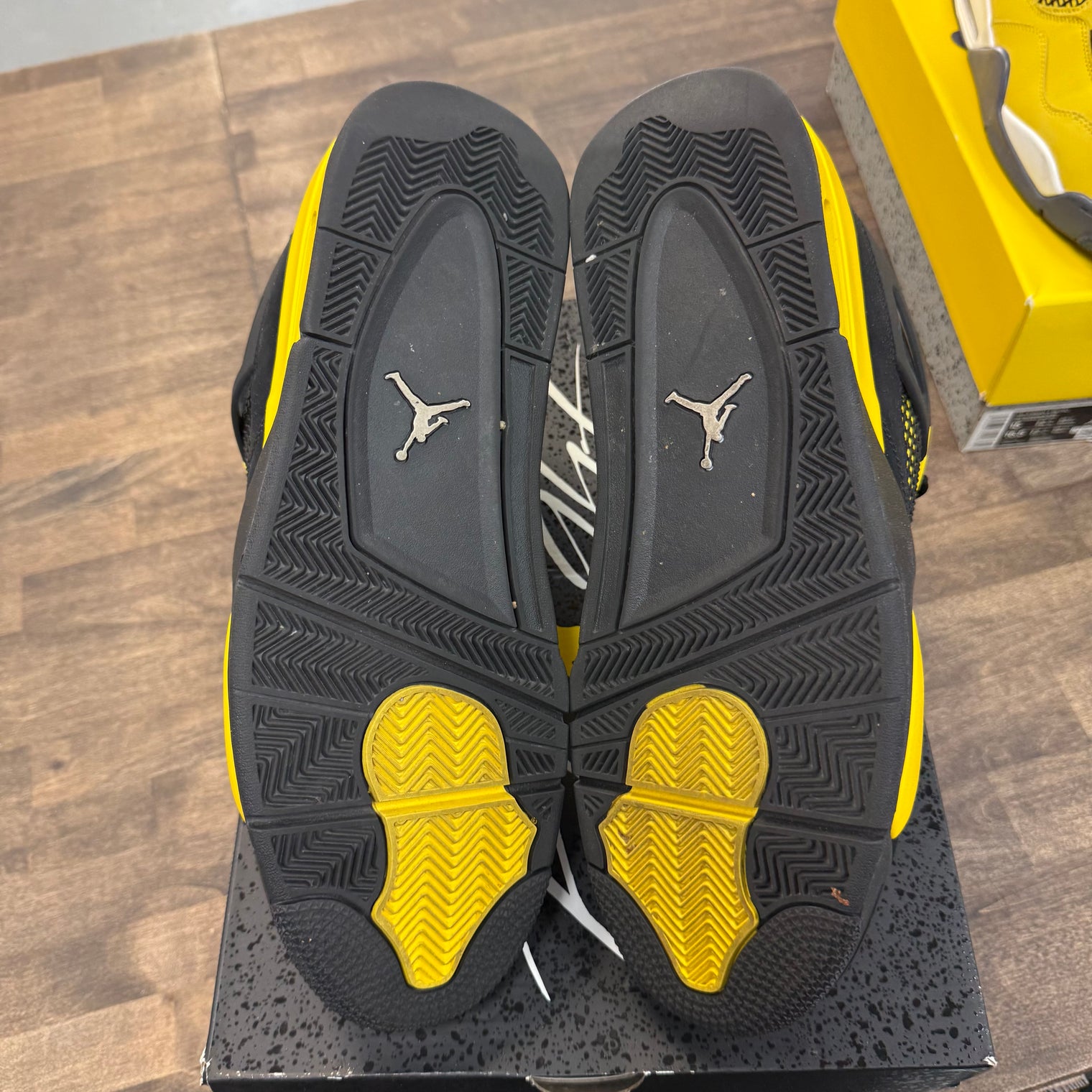 Yellow Thunder Jordan 4 (USED)