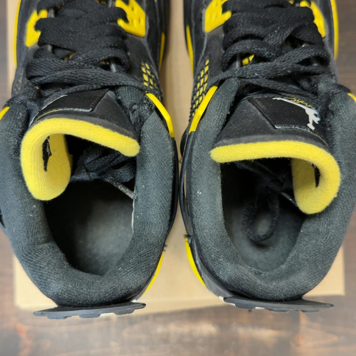 Jordan 4 Retro Thunder (2023) (GS) Size 6Y (Pre-Owned) - Image 6