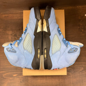 Jordan 5 Retro UNC University Blue Size 9 (Pre-Owned) - Image 5