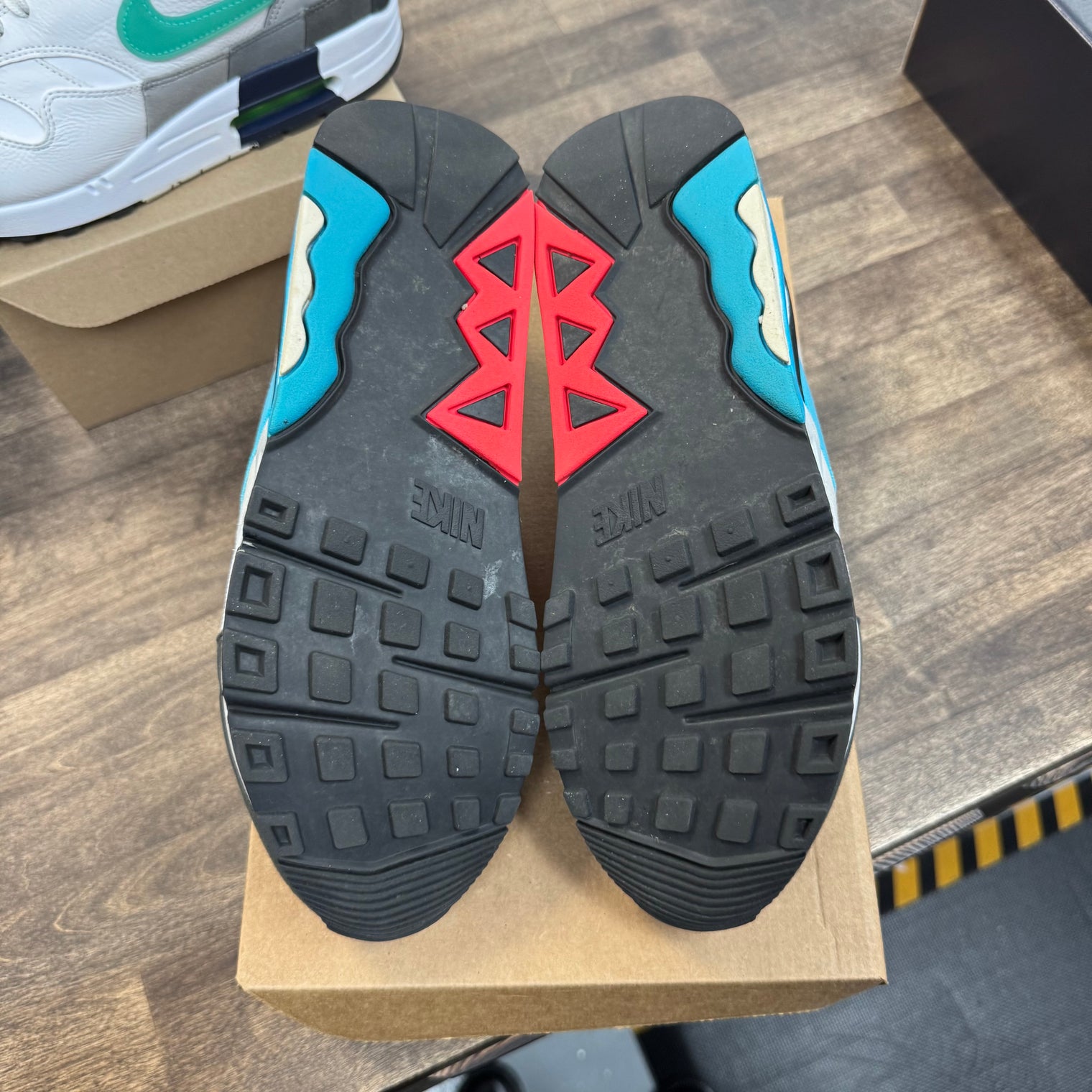 Air Structure Triax 91 OG 2021 Neo Teal (USED, No Box)