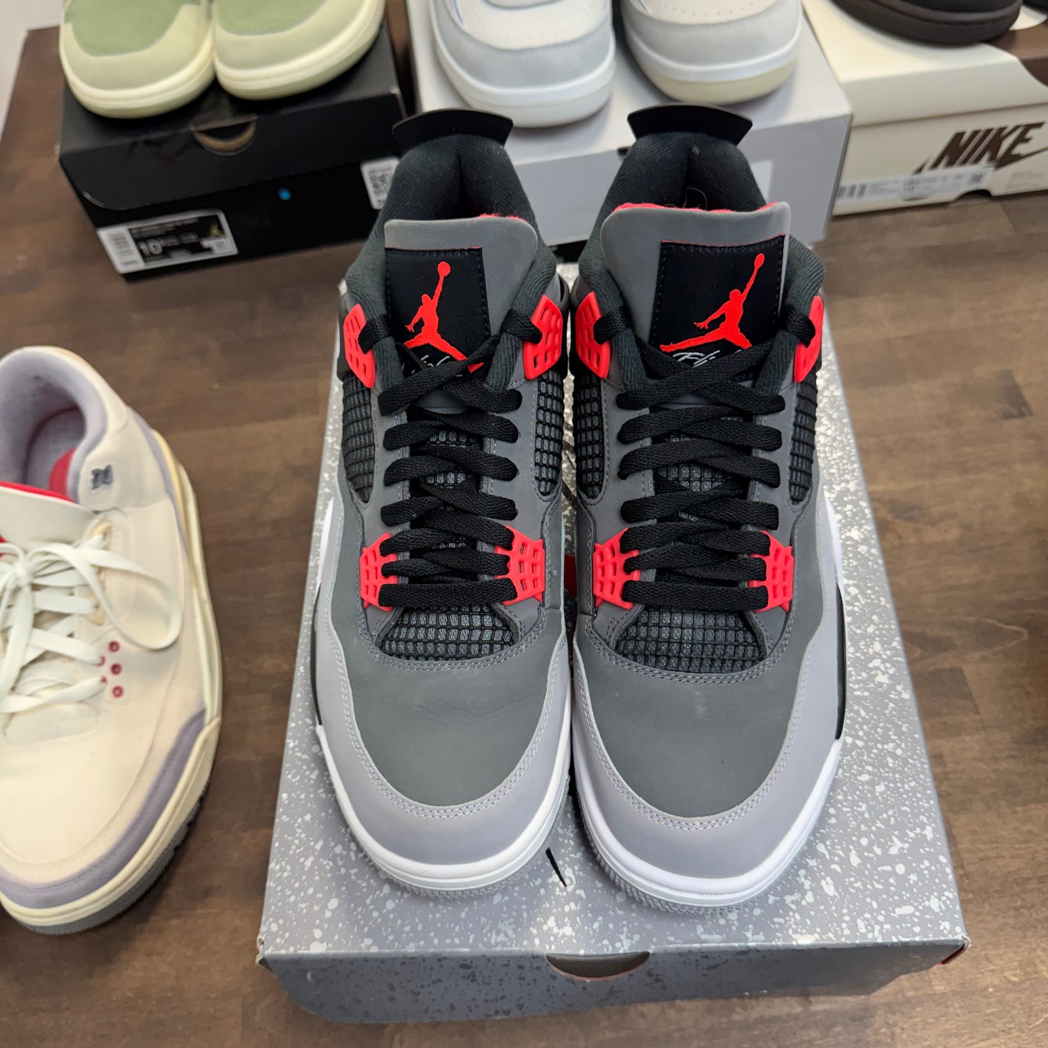 Infrared Jordan 4 Retro (USED)