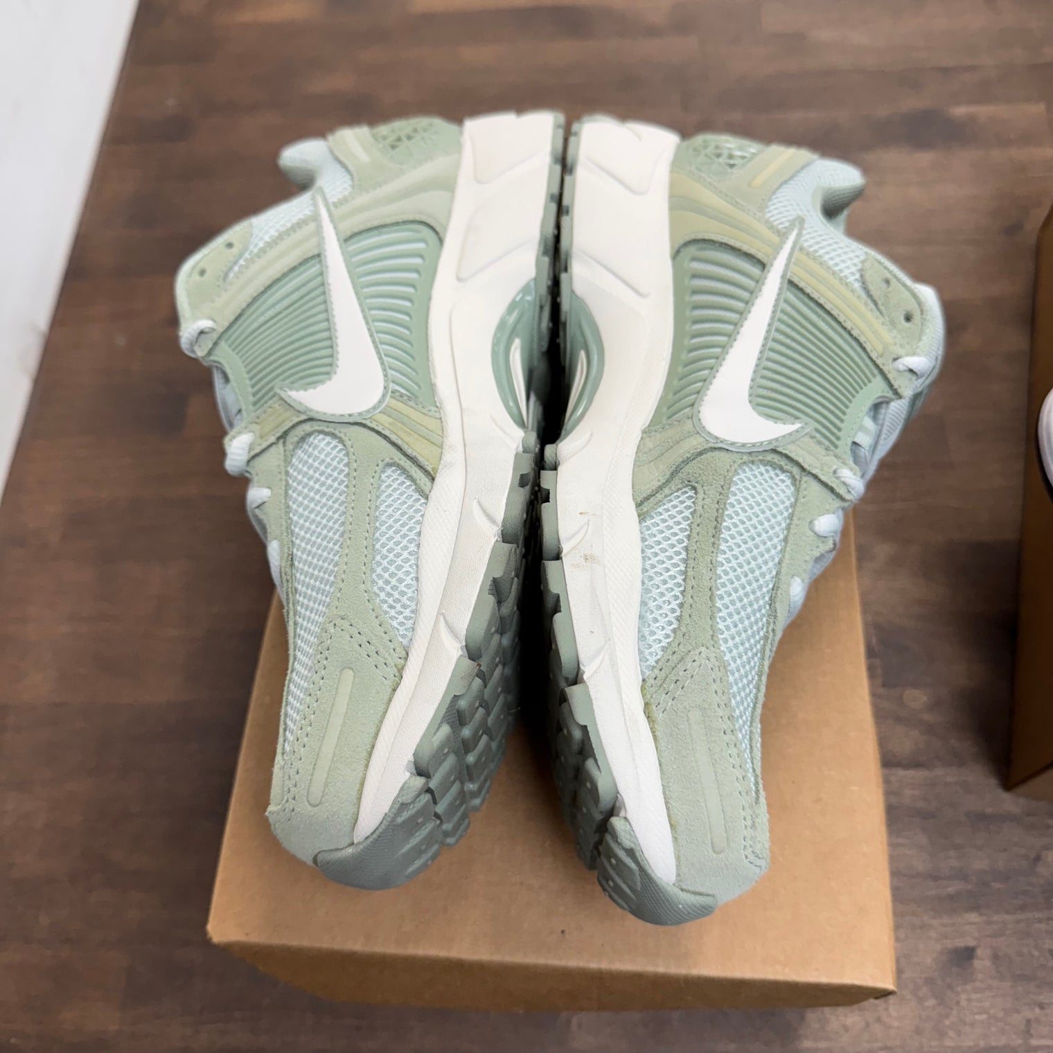 Jade Horizon Vomero 5 (USED, No Box)