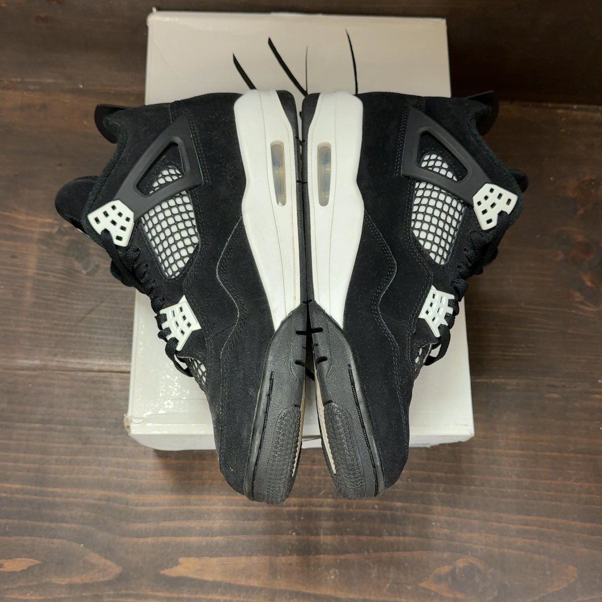 Jordan 4 Retro White Thunder Size 8.5 (Pre-Owned) - aux