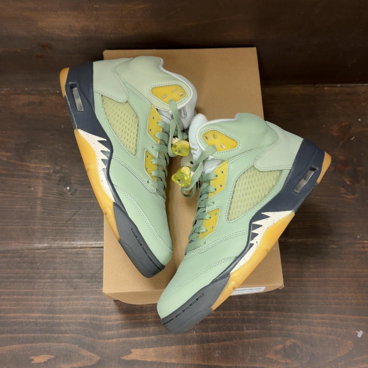 Jordan 5 Retro Jade Horizon Size 9.5 (Pre-Owned) - back
