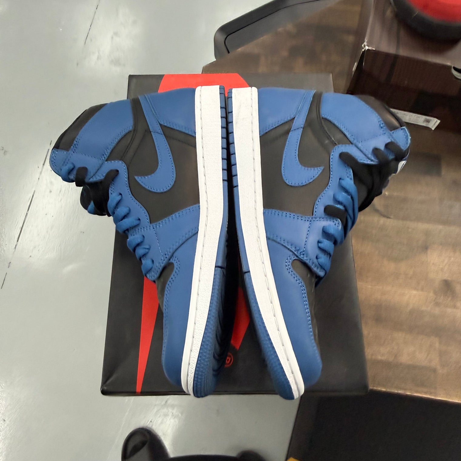 Dark Marina Blue Jordan 1 Retro High OG (USED)