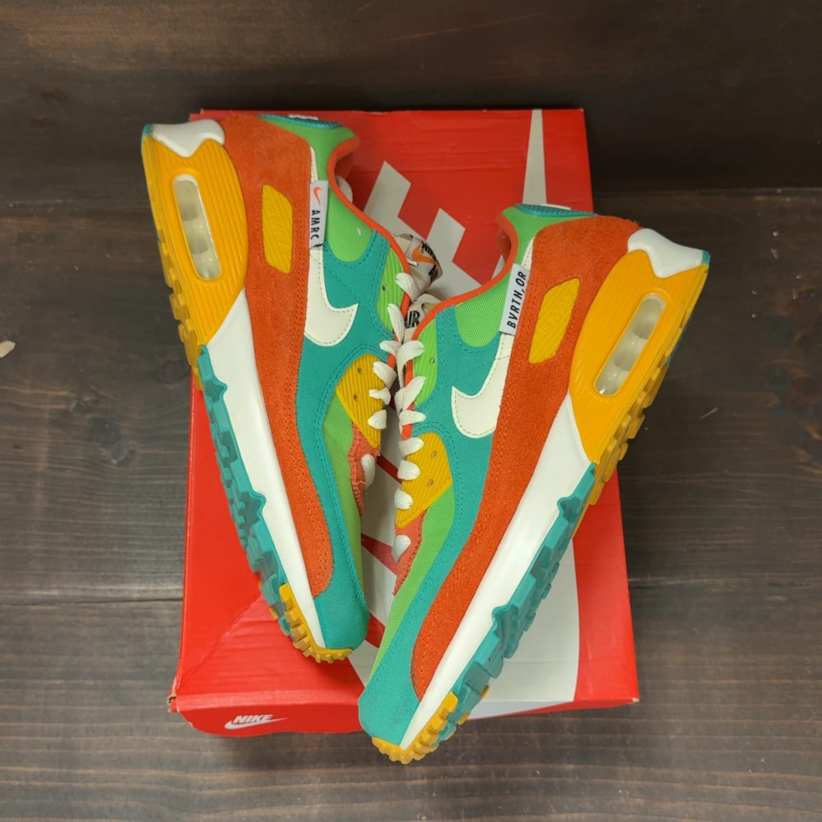 Nike Air Max 90 SE Running Club Size 9.5 (Pre-Owned) - back