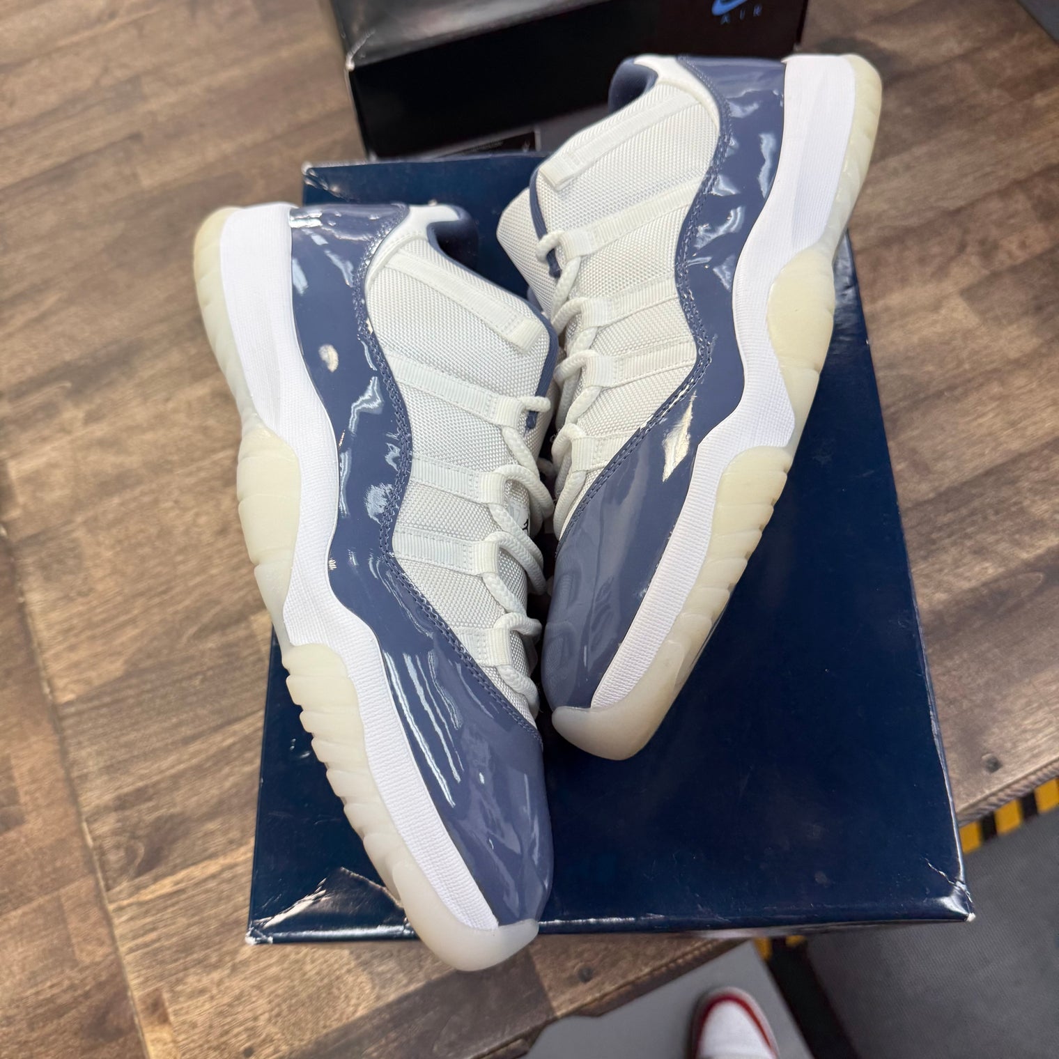 Diffused Blue Jordan 11 Low (USED)