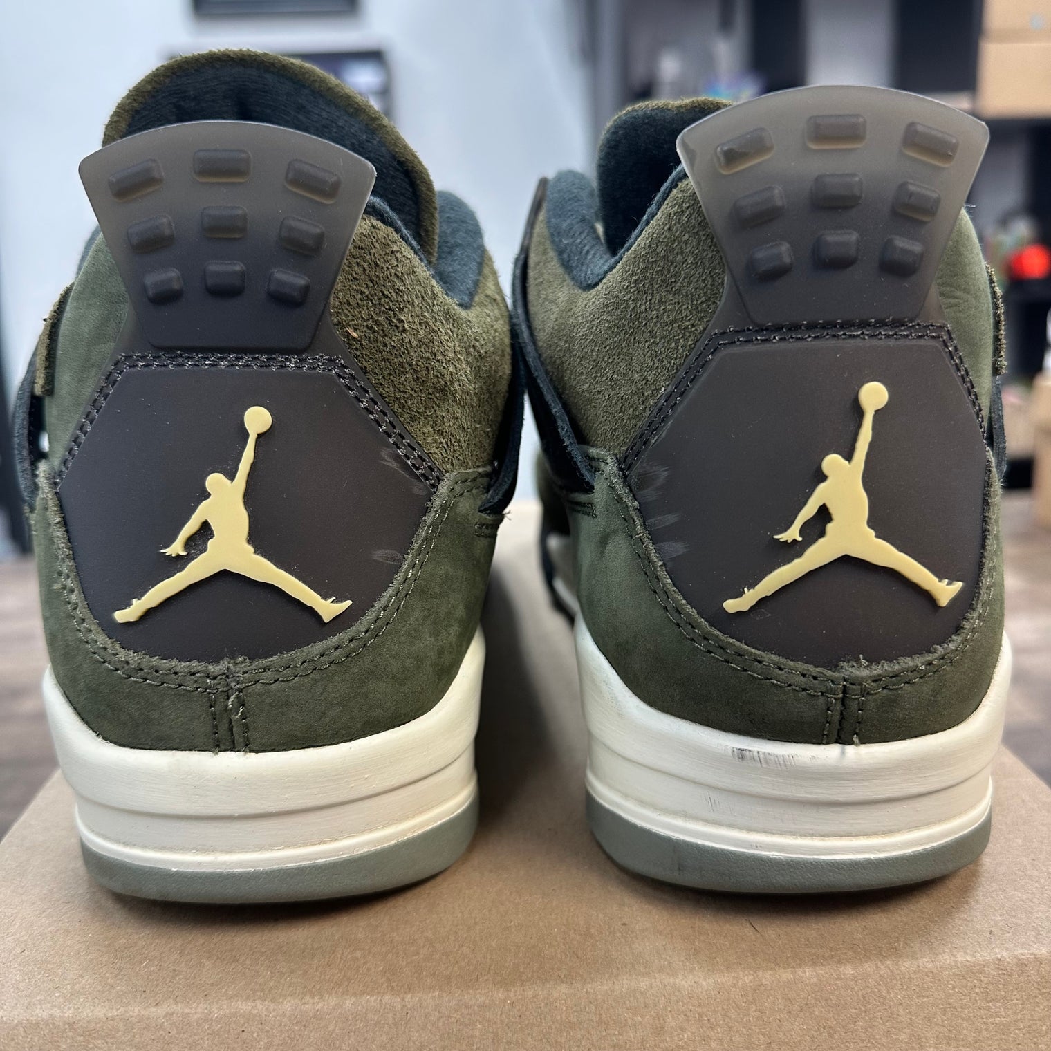 Craft Medium Olive Jordan 4 Retro (USED, No Box)