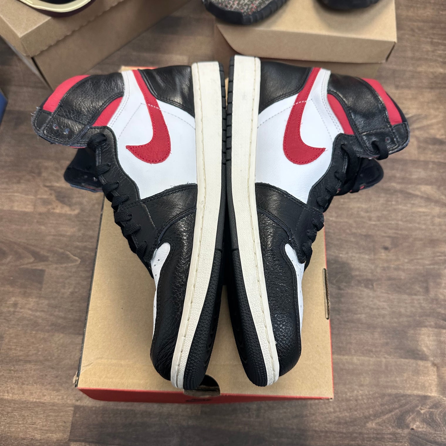 Black Gym Red Jordan 1 High (Used, Replacement Box)