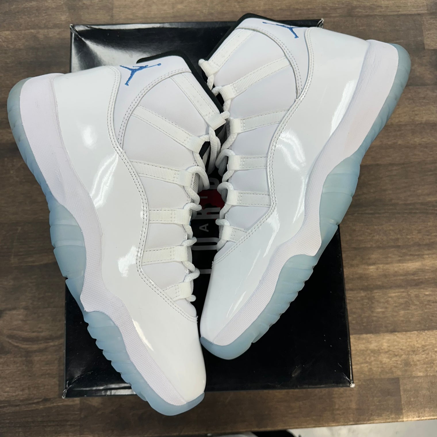 Legend Blue Jordan 11 2024 (USED)