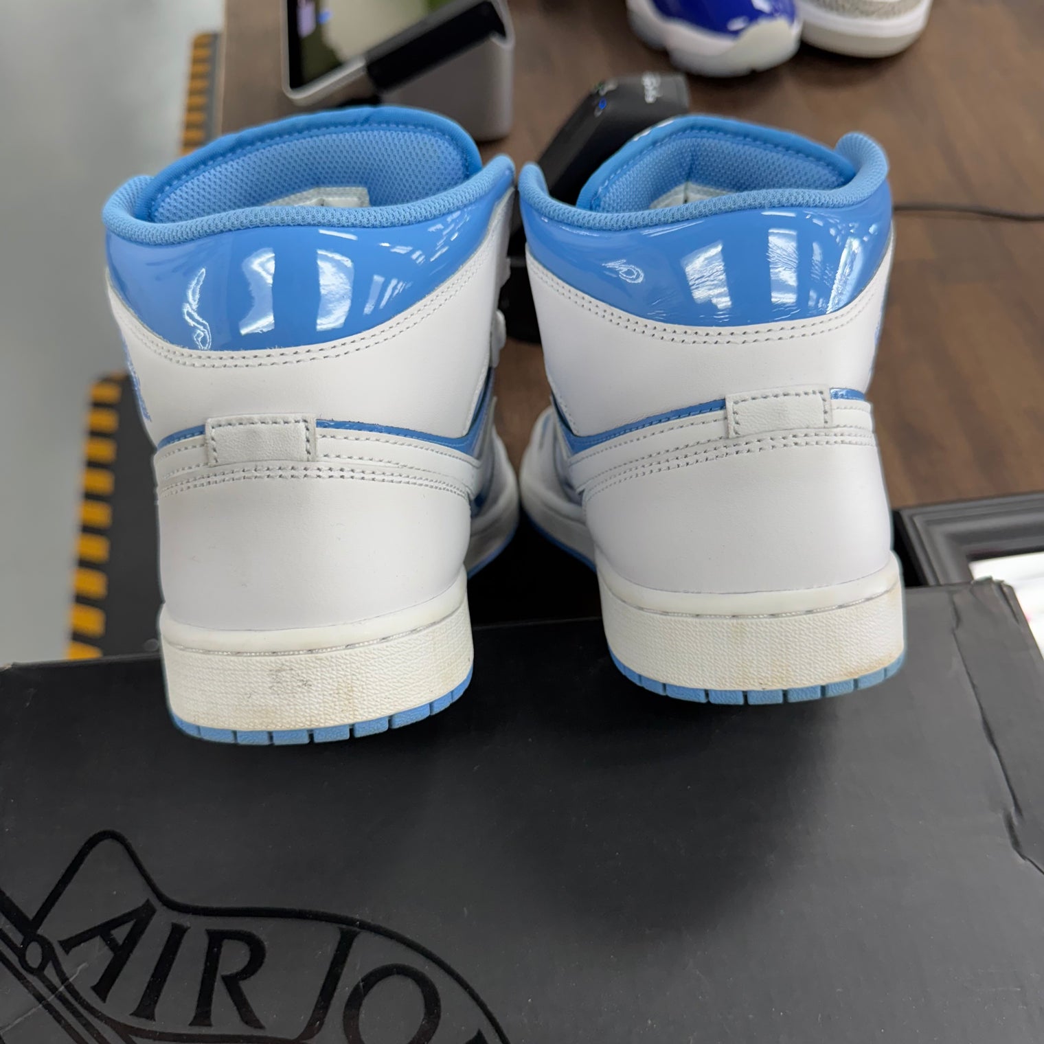 Legend Blue Jordan 1 Mid (USED)