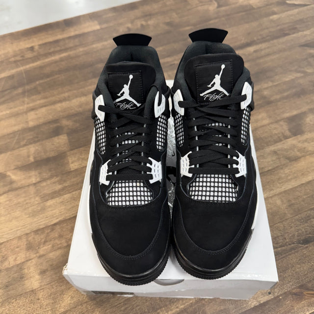 White Thunder Jordan 4 Retro (USED)