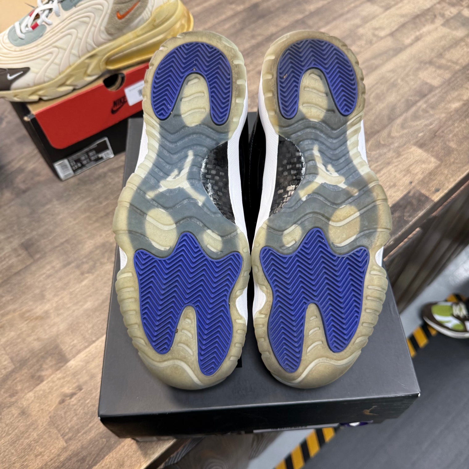 Jordan 11 Retro Space Jam (2016) (Men's) (US 11) (USED)