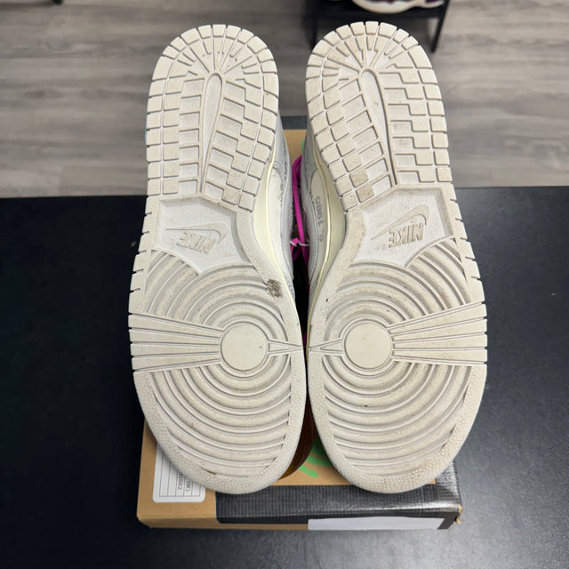 Lot 30 Off White Dunk Low (USED)