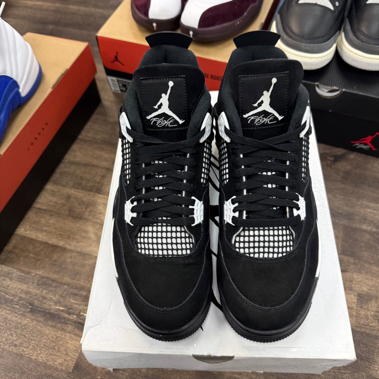 White Thunder Jordan 4 Retro (USED)