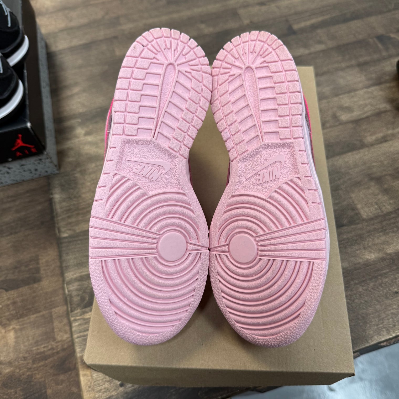 Triple Pink Dunk Low (GS) (USED,No Box)