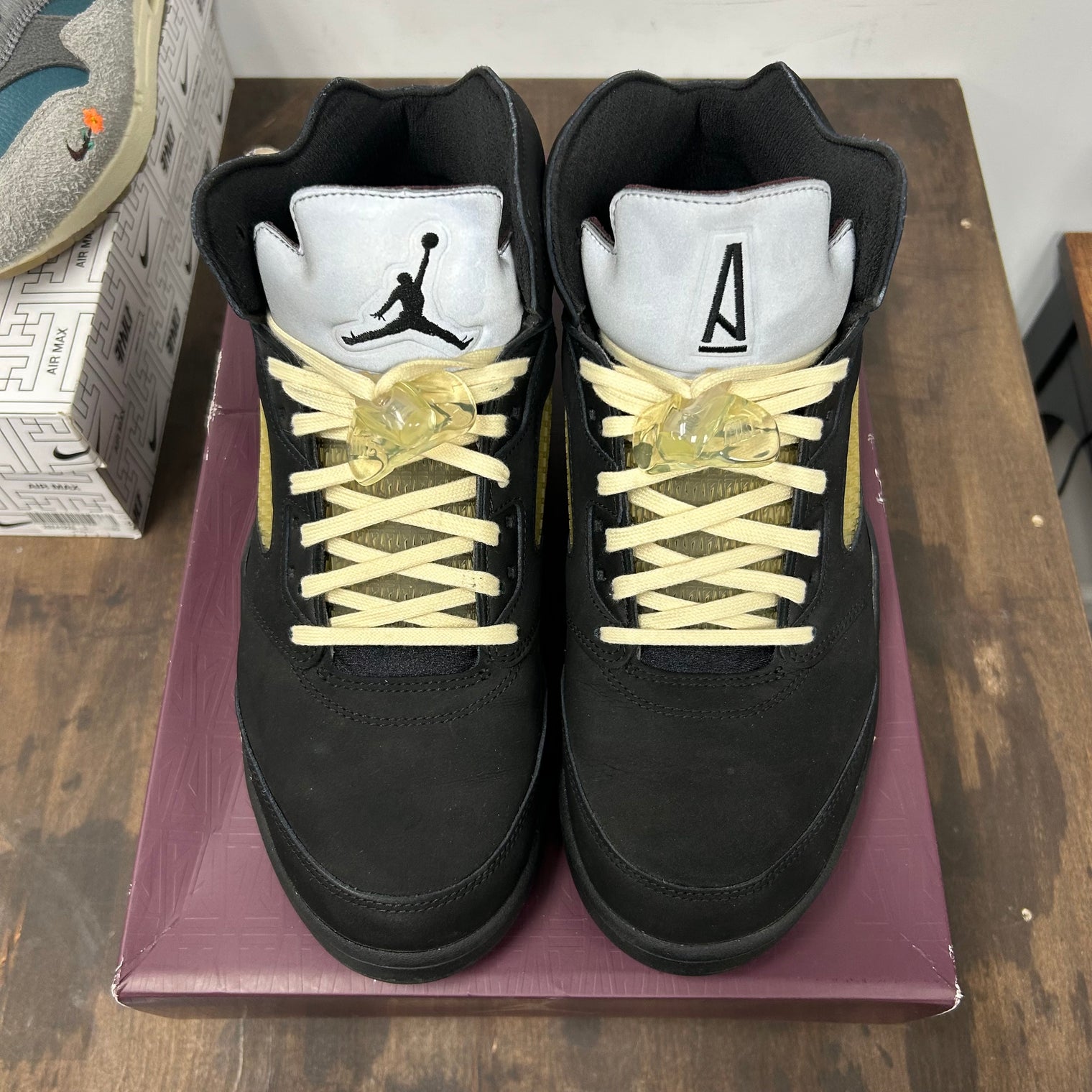 Dusk A Ma Maniere Jordan 5 (USED)