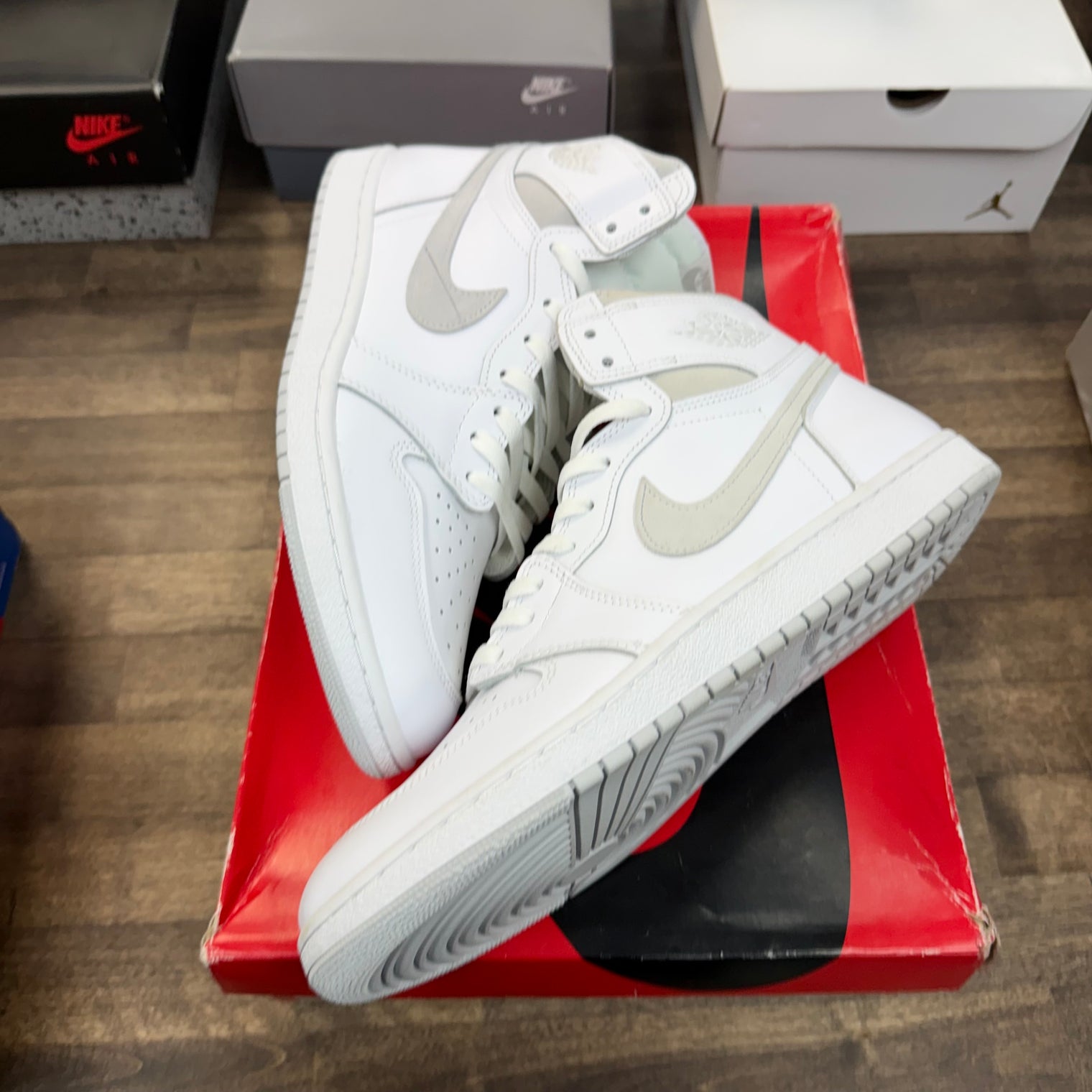 Neutral Grey Jordan 1 Retro High '85 (USED)