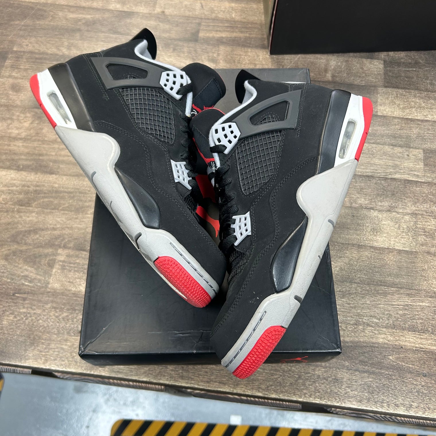 Bred Jordan 4 2019 (USED)