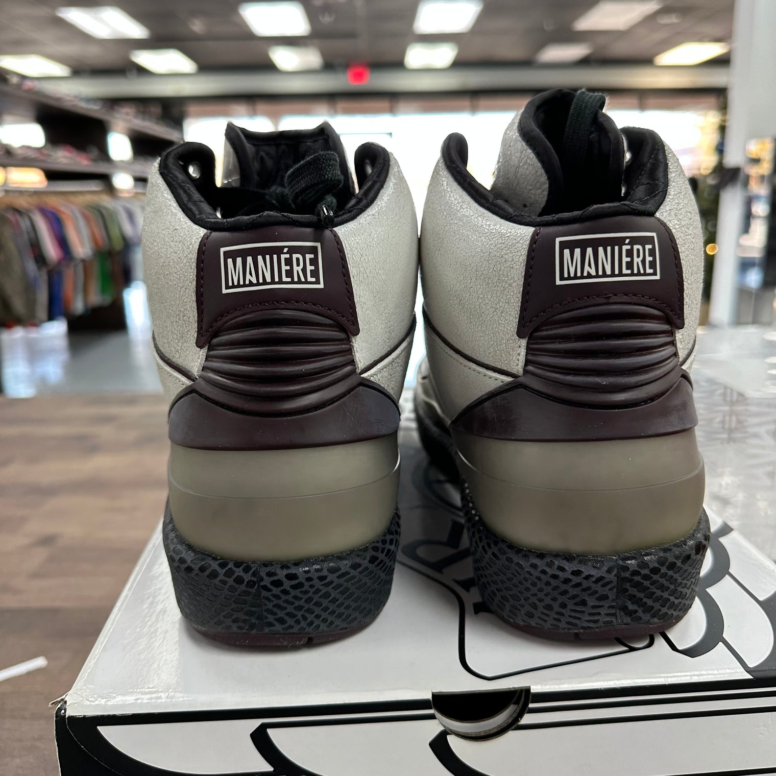 A Ma Maniere Jordan 2 Retro (USED)
