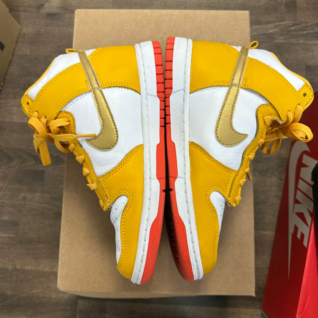 University Gold Dunk High (W) (USED,No Box)
