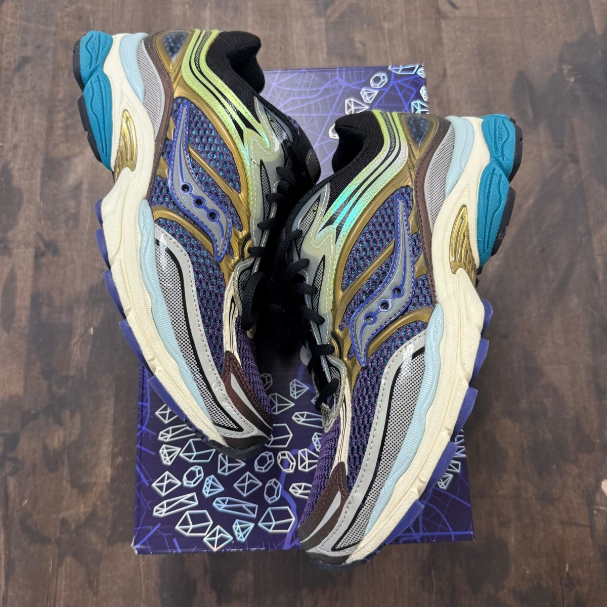 Saucony ProGrid Omni 9 Crystal Cave - Image 1