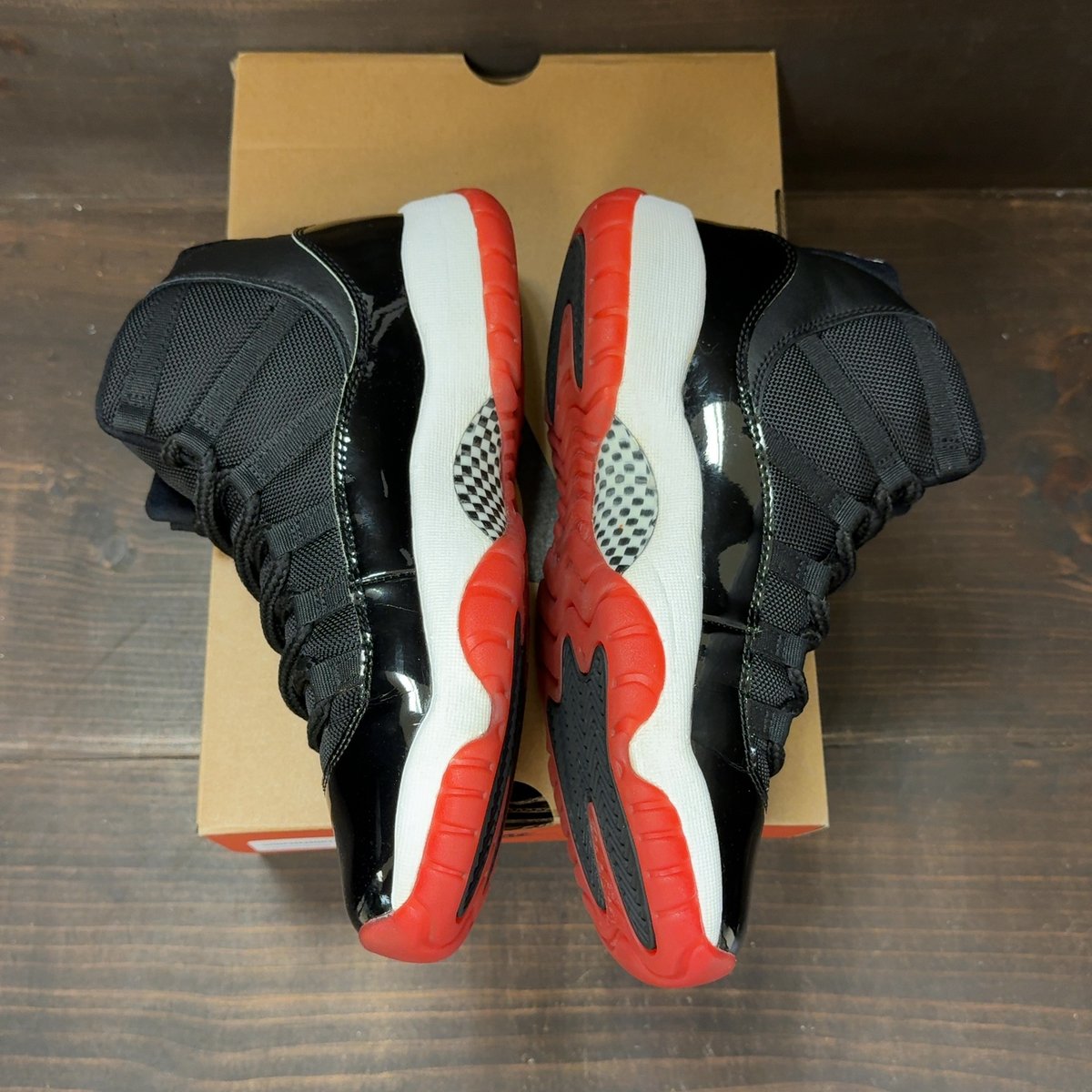 Jordan 11 Retro Playoffs Bred (2019) (GS) Size 7Y (Pre-Owned) - aux