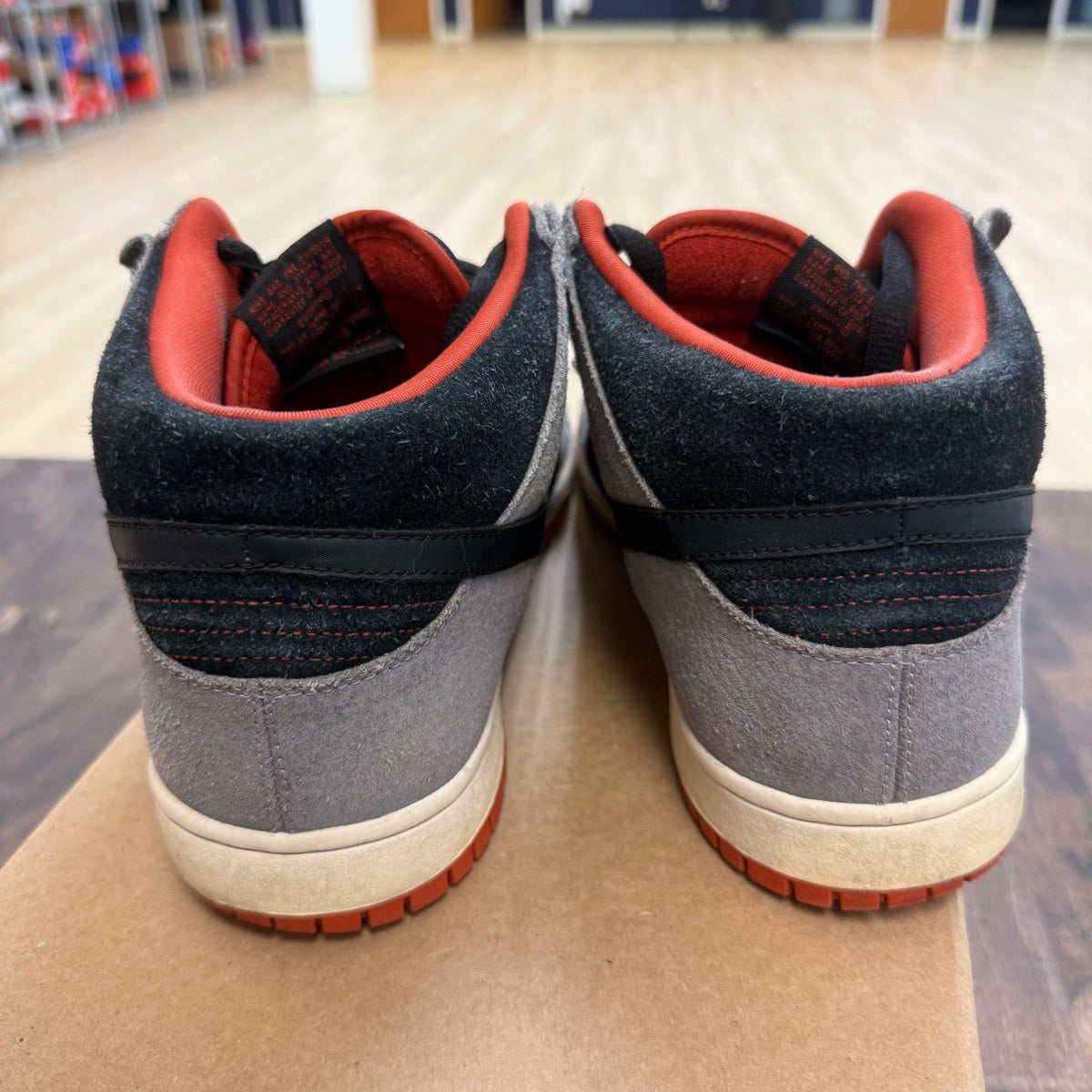 Nike SB Dunk Mid Un-Supreme Size 11.5 (Pre-Owned) - Image 3