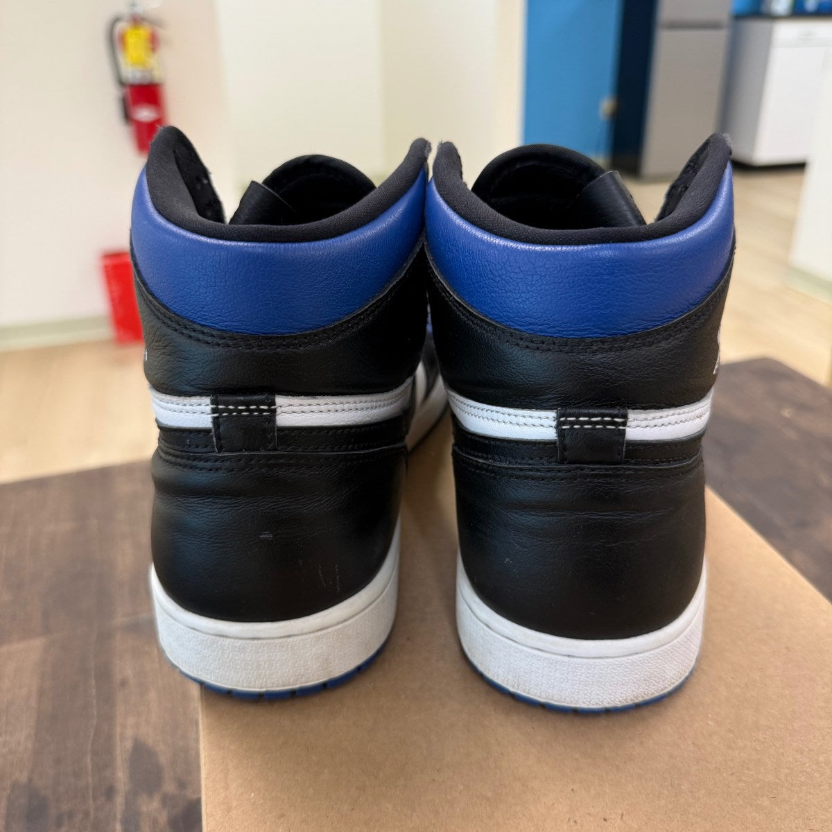 Jordan 1 Retro High Royal Toe Size 11.5 (Pre-Owned) - Image 4