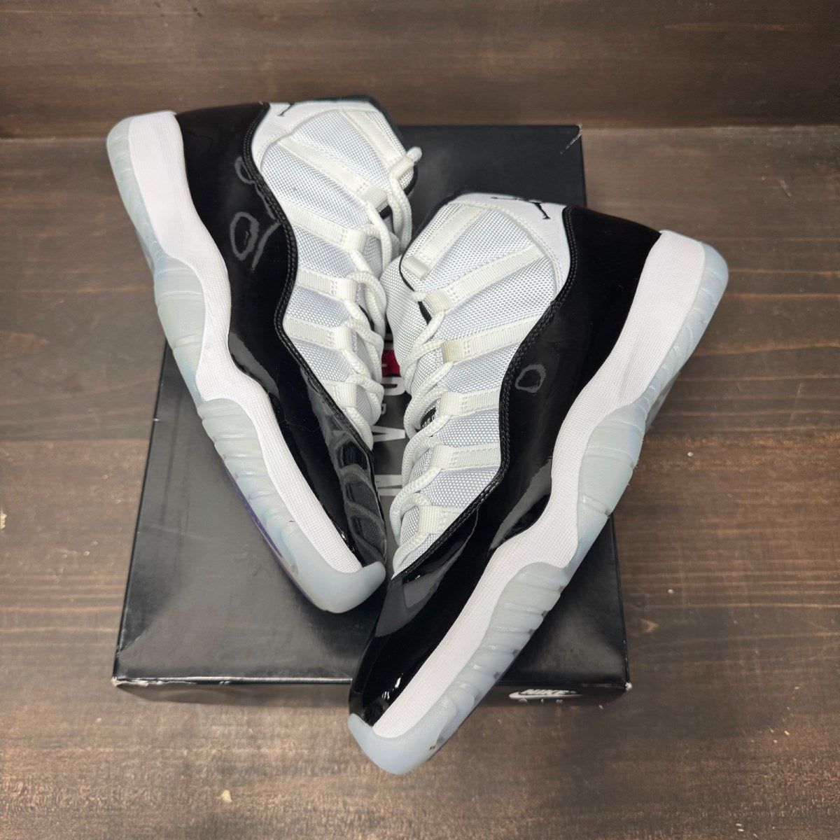 Jordan 11 Retro Concord (2018) - Image 2