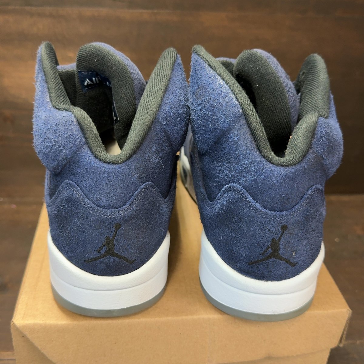 Jordan 5 Retro Midnight Navy Size 9 (Pre-Owned) - aux