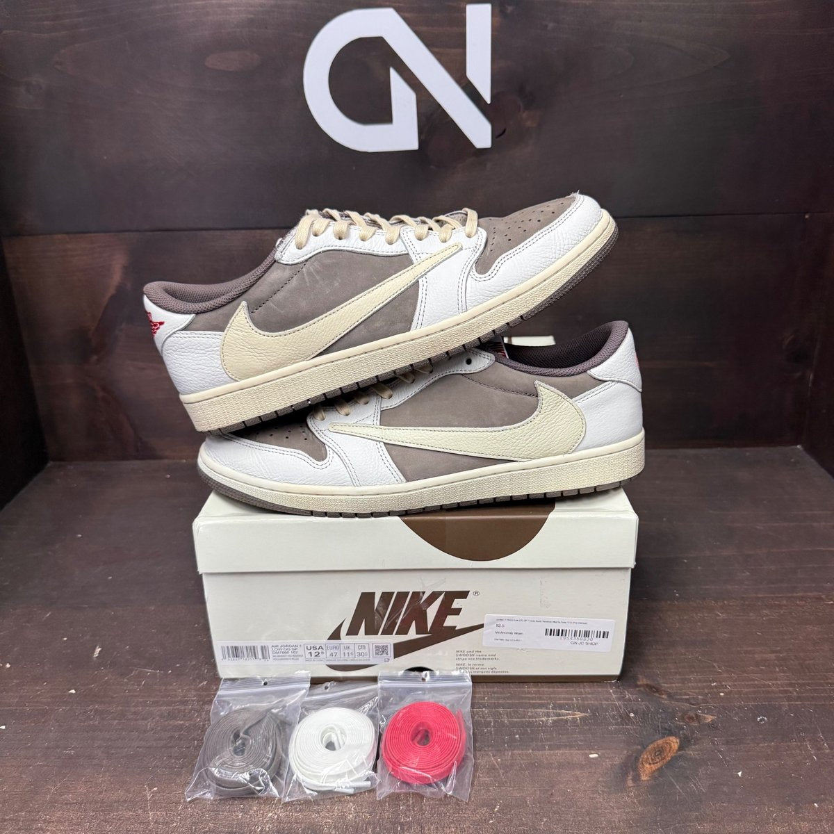 Jordan 1 Retro Low OG SP Travis Scott Reverse Mocha Size 12.5 (Pre-Owned) - front