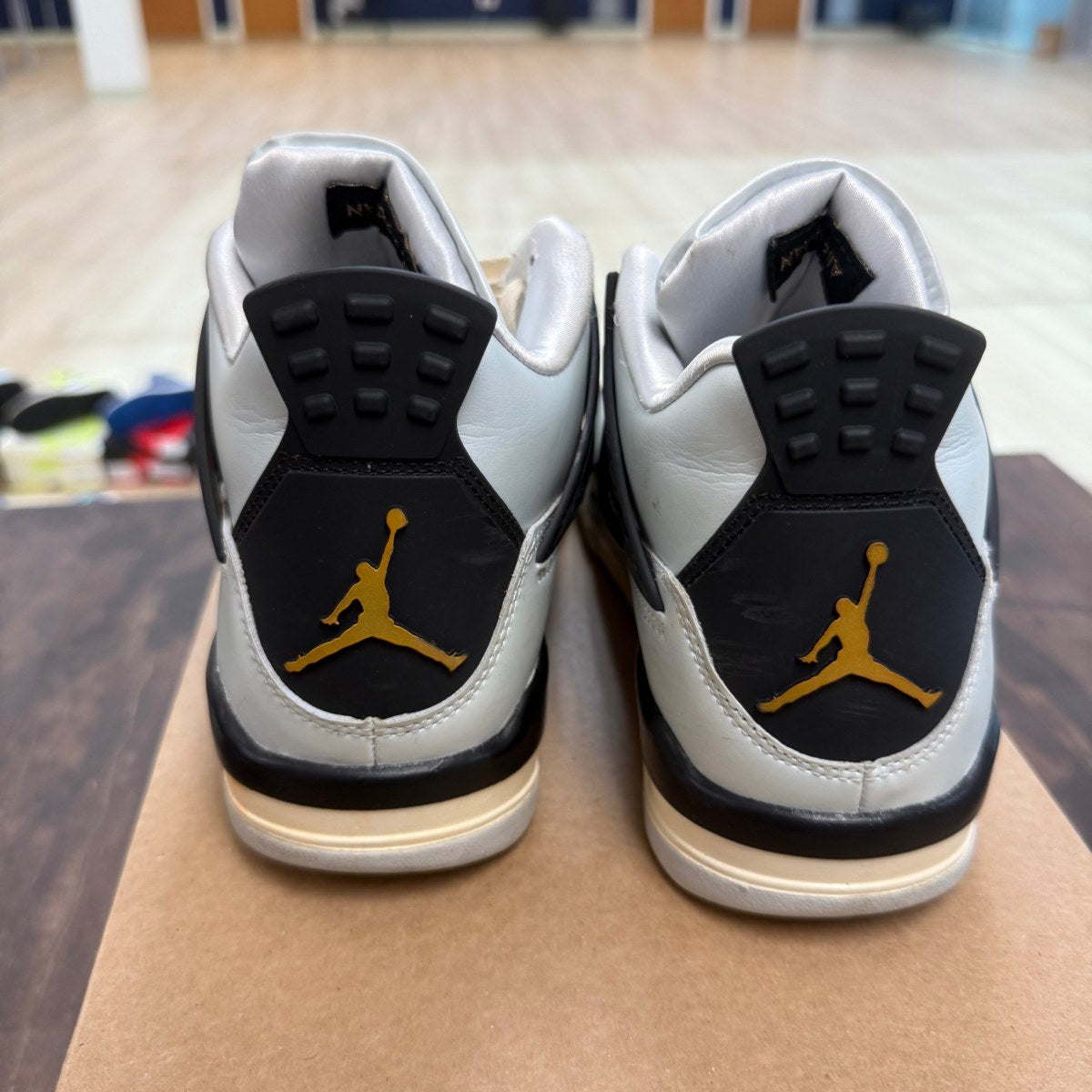 Jordan 4 Retro Platinum Gold (GS) Size 6Y (Pre-Owned) - Image 5