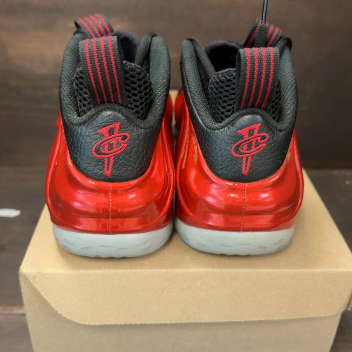 Nike Air Foamposite One Metallic Red (2023) Size 8.5 (Pre-Owned) - aux