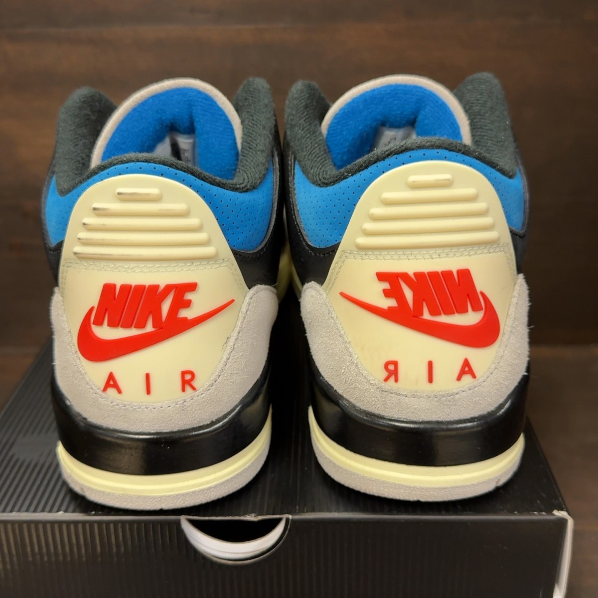 Jordan 3 Retro OG Rare Air - Image 5