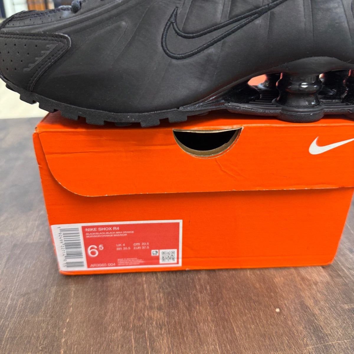 Nike Shox R4 Black (Women's) - Image 4