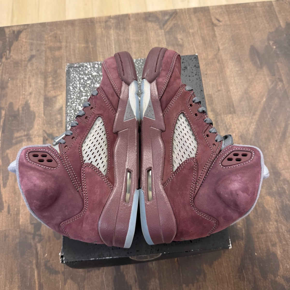 Jordan 5 Retro Burgundy (2023) (GS) Size 6Y (Pre-Owned) - Image 4