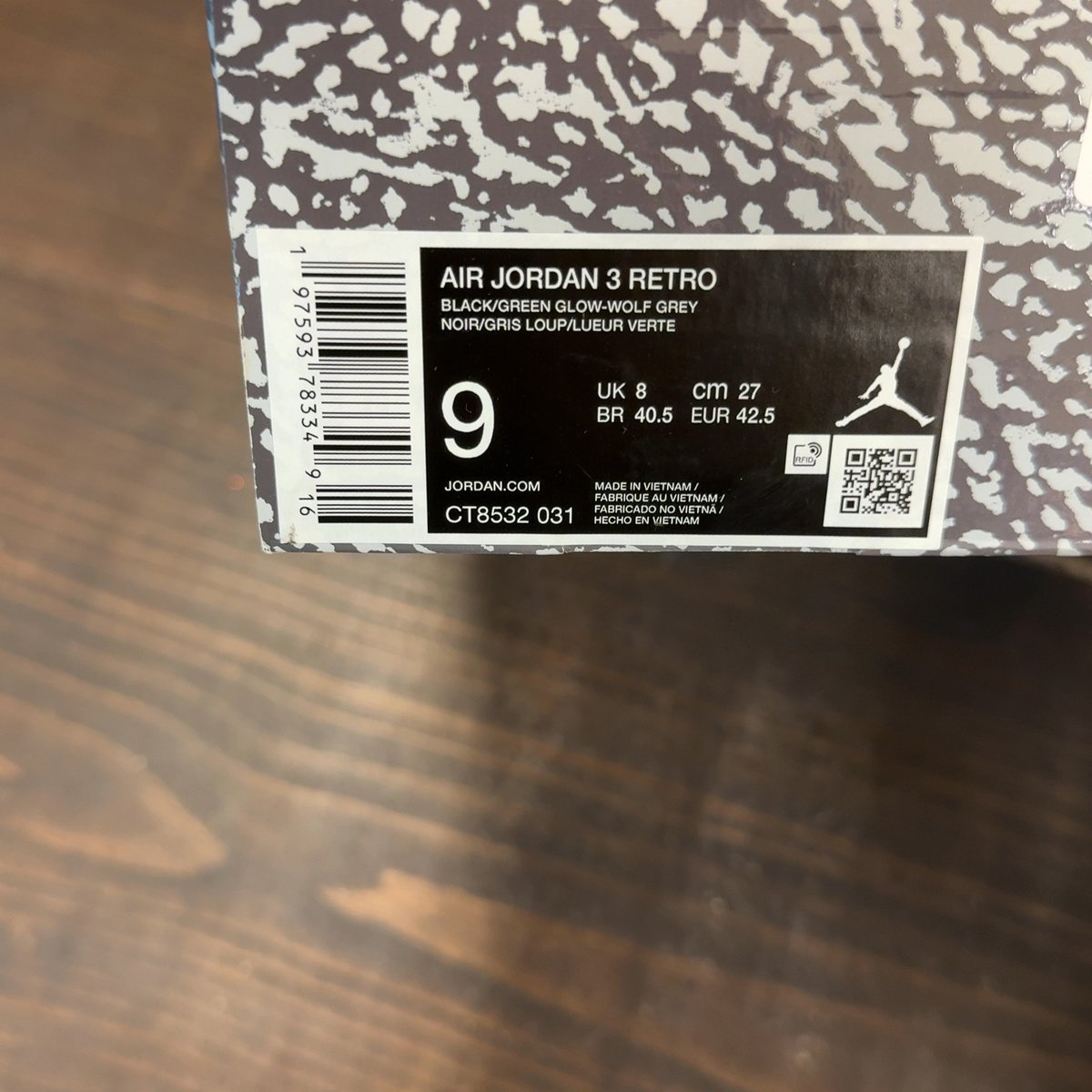 Jordan 3 Retro Green Glow Size 9 (Pre-Owned) - aux