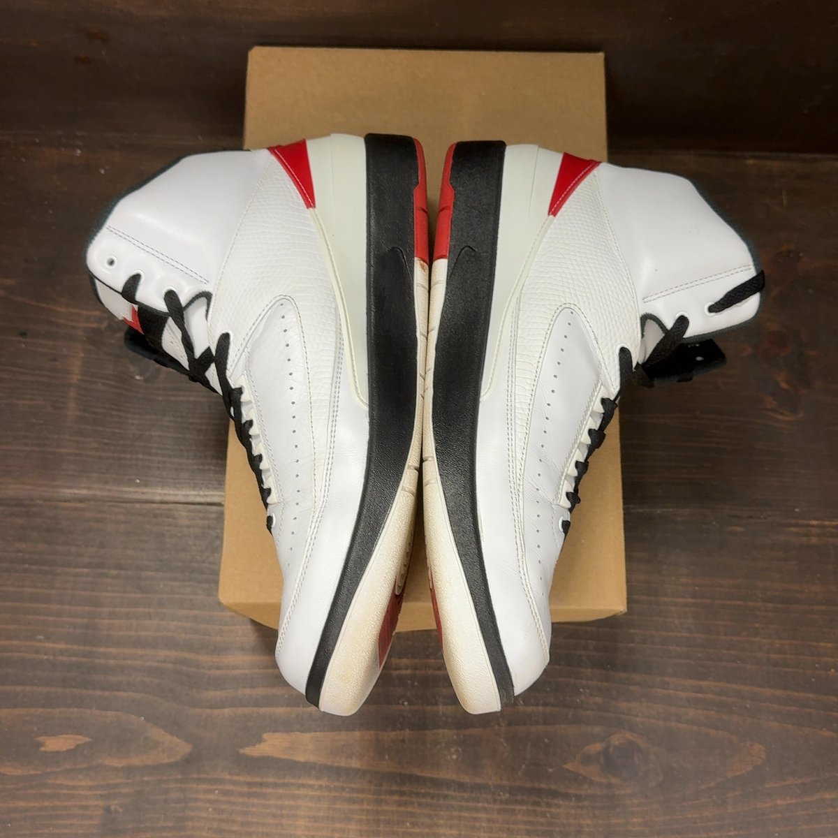 Jordan 2 Retro OG Chicago (2022) Size 12 (Pre-Owned) - aux