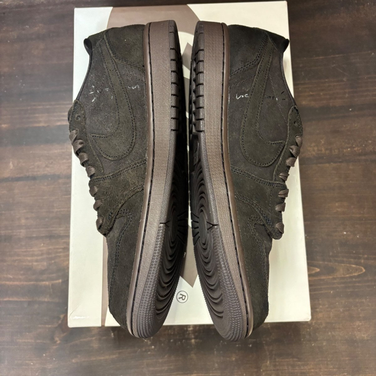 Jordan 1 Retro Low OG SP Travis Scott Velvet Brown - Image 4