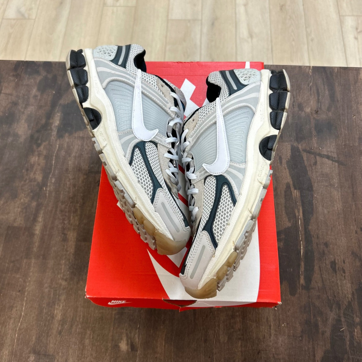 Nike Zoom Vomero 5 Supersonic Light Bone Black - Image 1