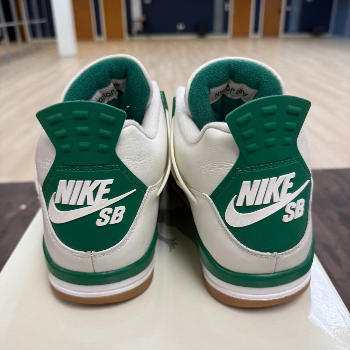Jordan 4 Retro SB Pine Green - Image 3