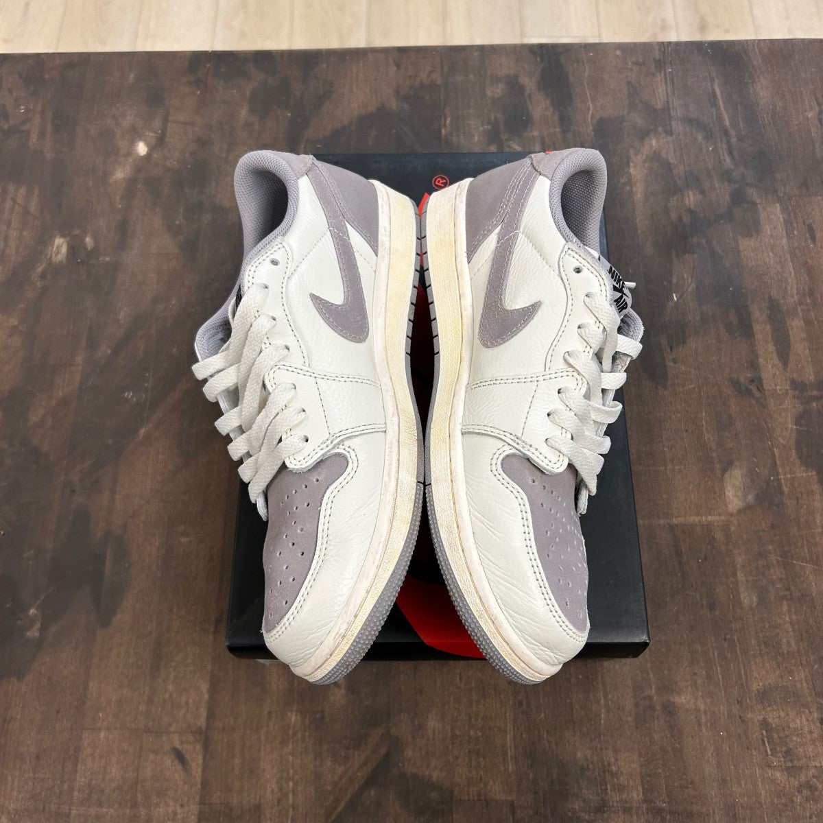 Jordan 1 Retro Low OG Atmosphere Grey Size 9 (Pre-Owned)