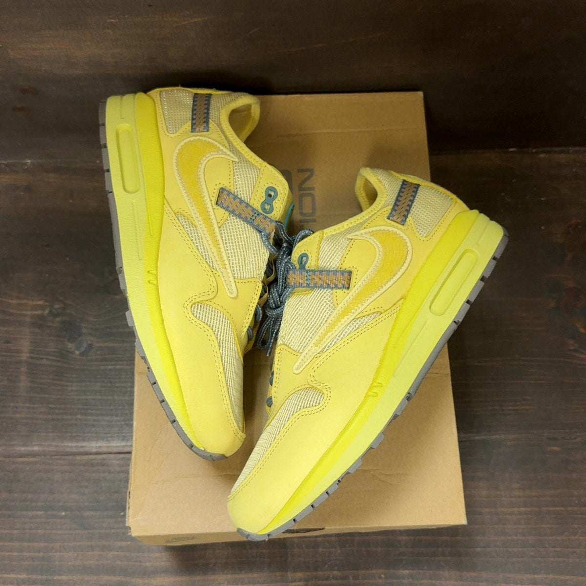 Nike Air Max 1 Travis Scott Cactus Jack Saturn Gold Size 8 (Pre-Owned) - back