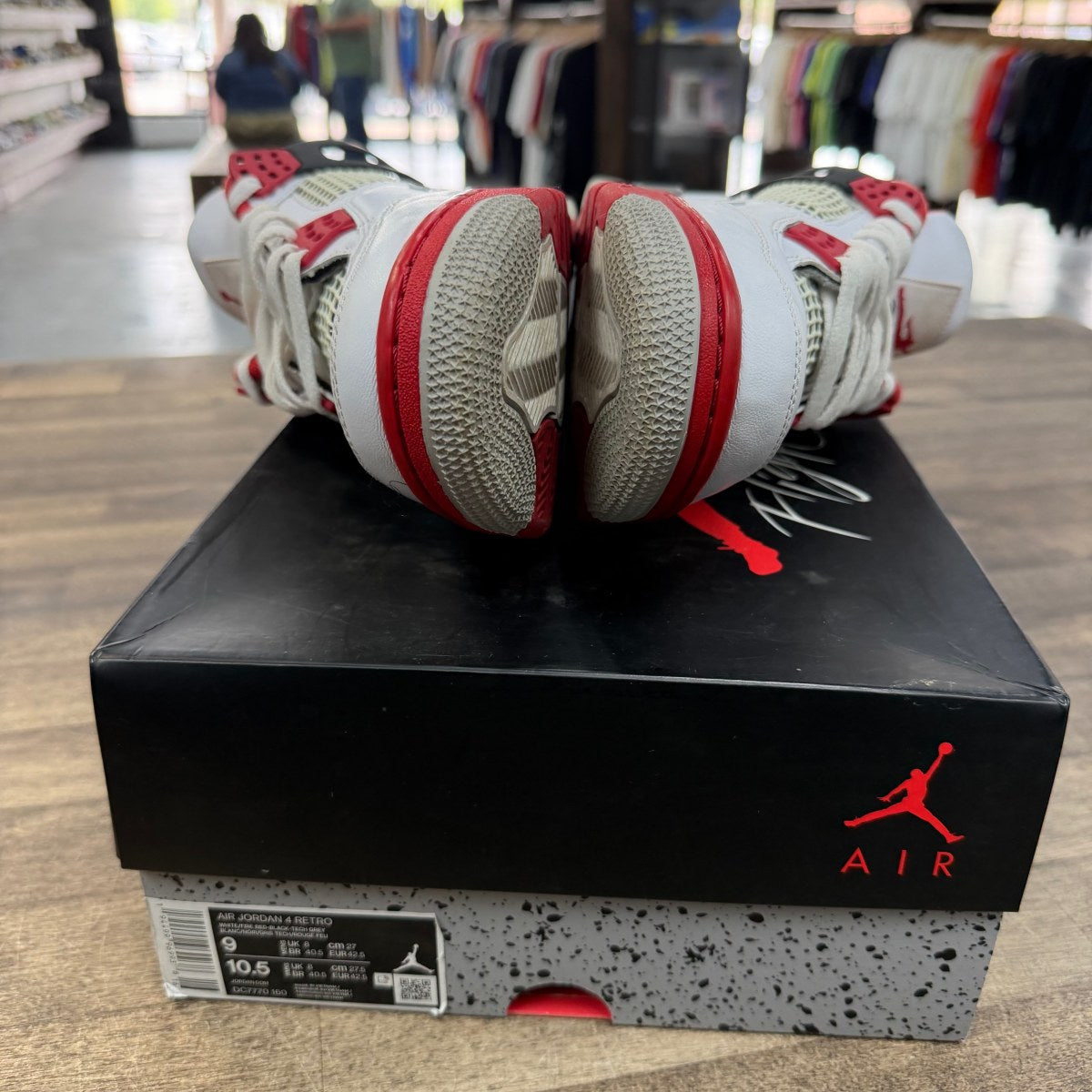 Jordan 4 Retro Fire Red (2020) Size 9 (Pre-Owned) - Image 6