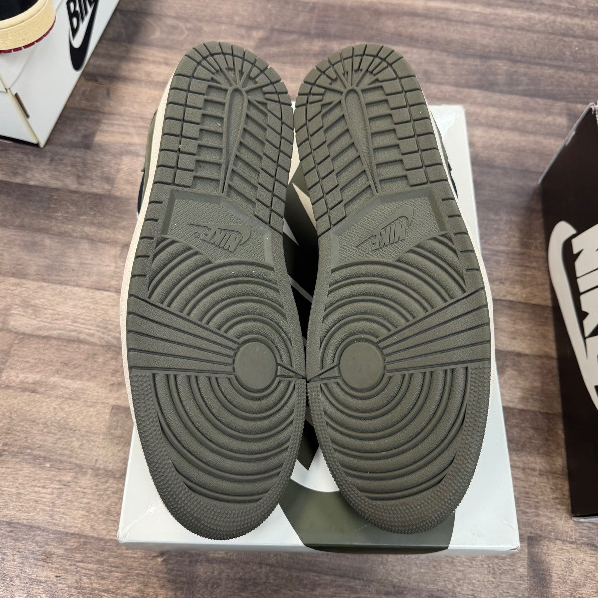 Jordan 1 Retro Low OG SP Travis Scott Olive (Women's) - Image 4