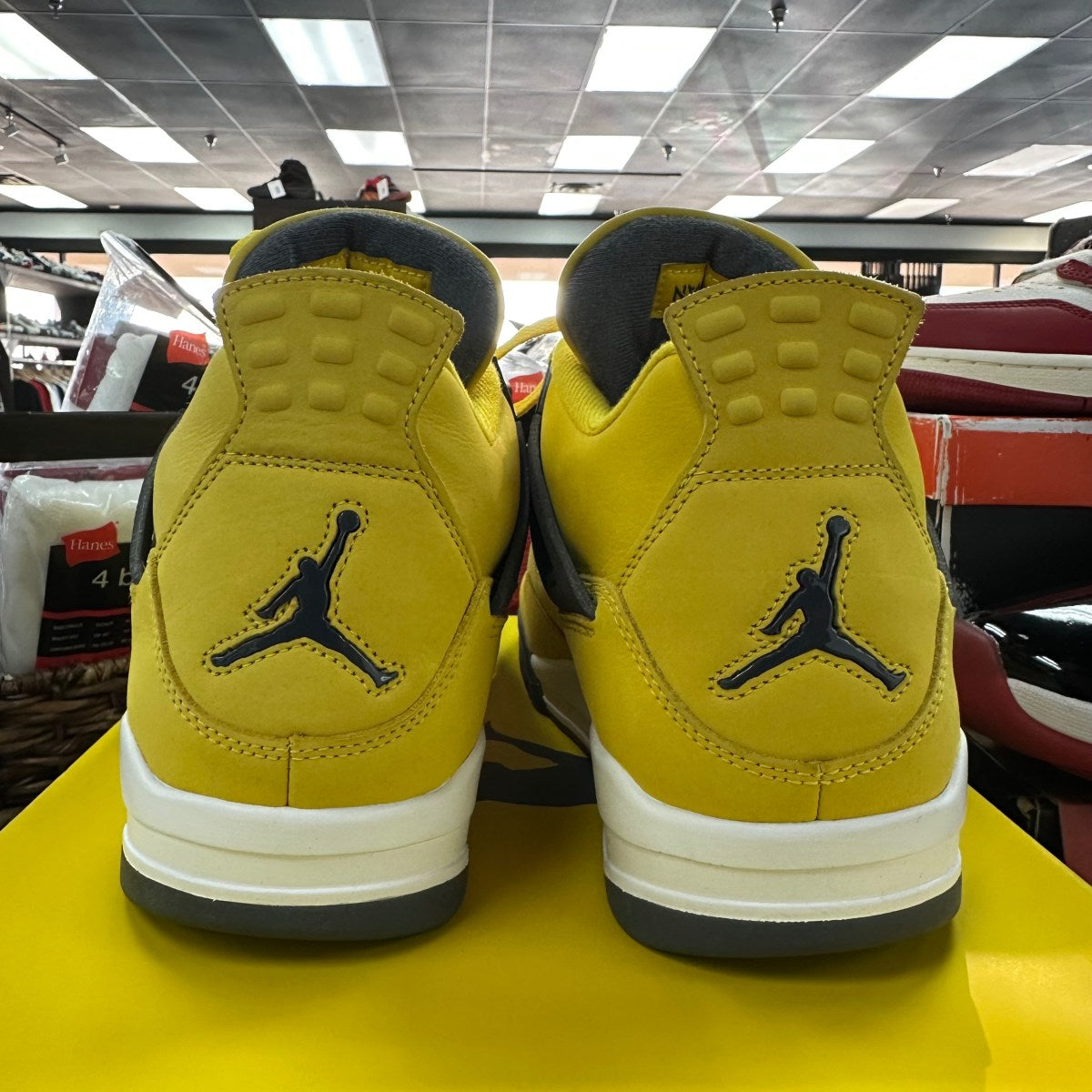Jordan 4 Retro Lightning (2021) Size 13 (Pre-Owned) - Image 4