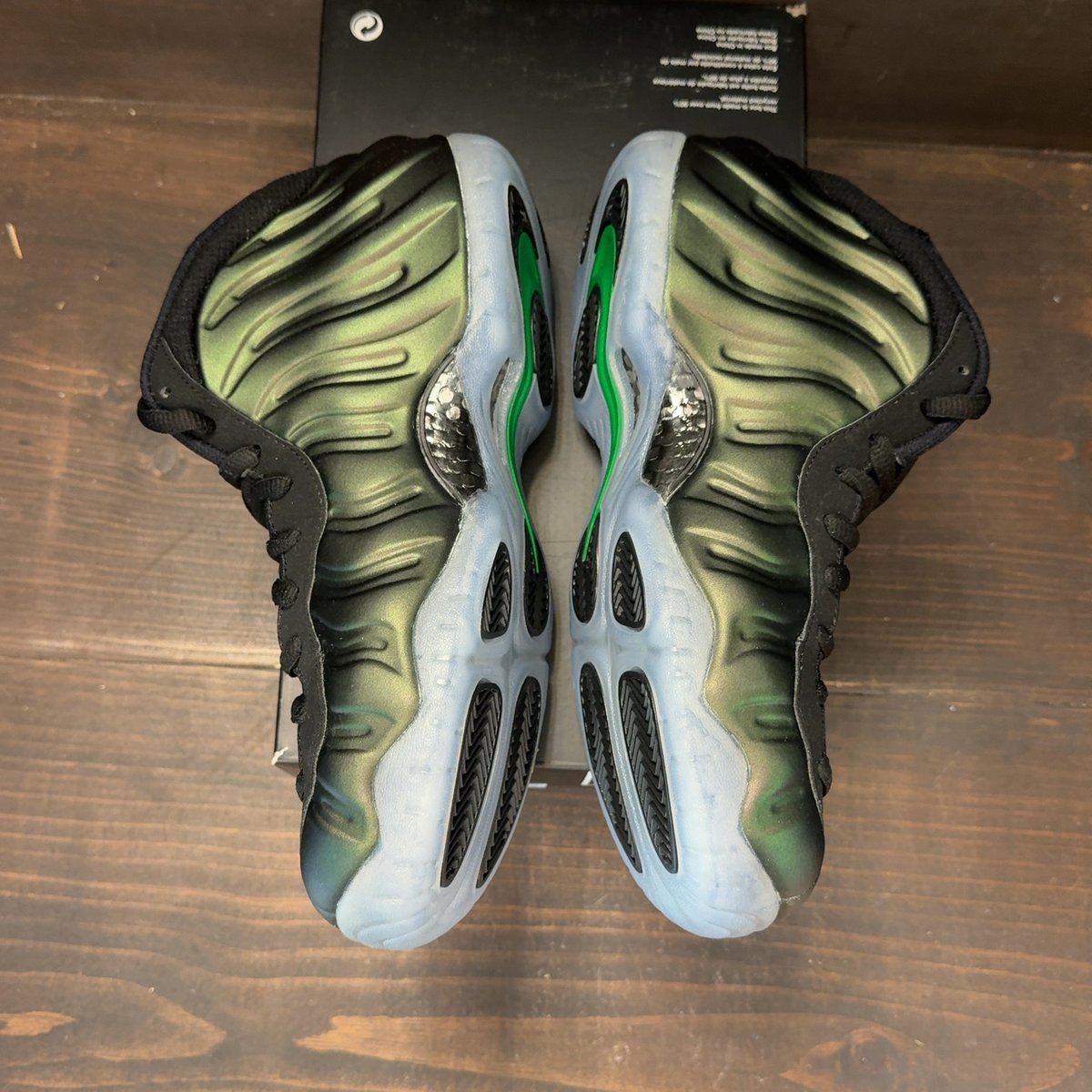 Nike Air Foamposite Pro Pine Green (2025) Size 8 - aux