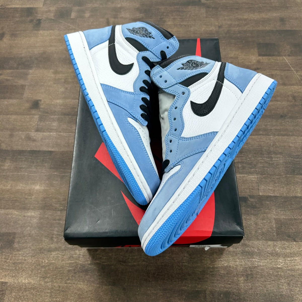 Jordan 1 Retro High OG University Blue - Image 1
