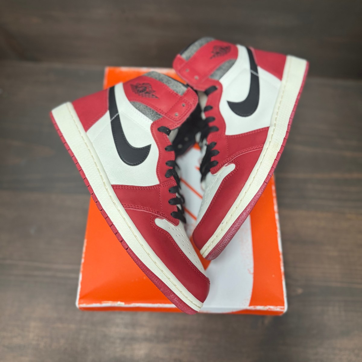 Jordan 1 Retro High OG Chicago Lost and Found - Image 2